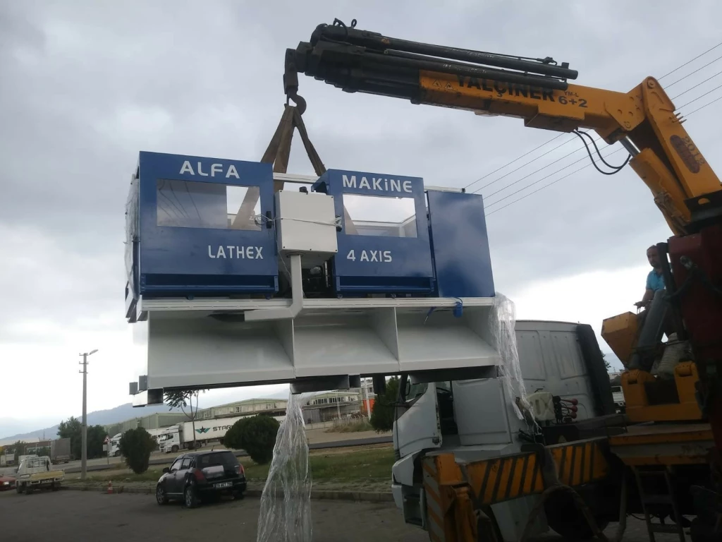 4 AXIS 4 UNIT CNC WOOD LATHE MACHINE