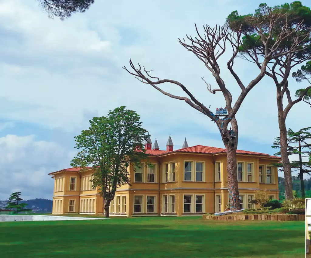 SULTAN VAHDETTIN MANSION ISTANBUL / TURKEY